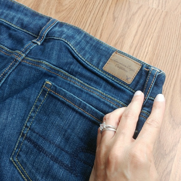 { AEO } Cut-Off Jean Shorts - Picture 4 of 4